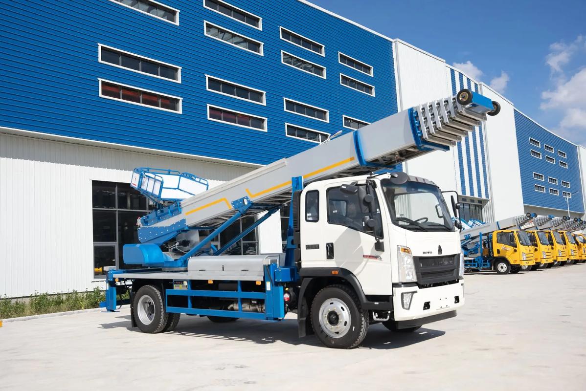 城中出租云梯车高空作业车 建筑垃圾搬运