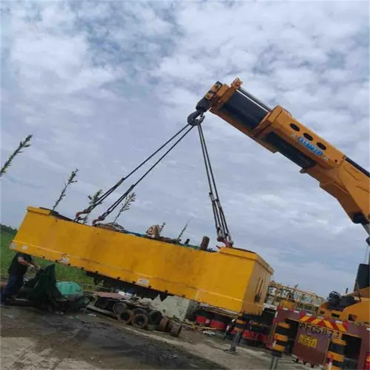 城中随车吊吊集装箱怎么吊